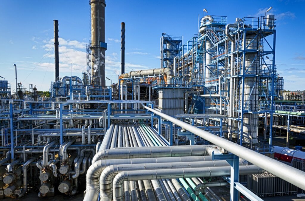 66350 Oil And Gas Industry In Powerful HDR Processing Effect 1024x674